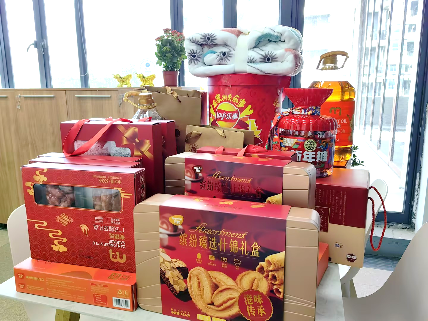 紅紅火火過(guò)新年，九龍龘龘迎新春